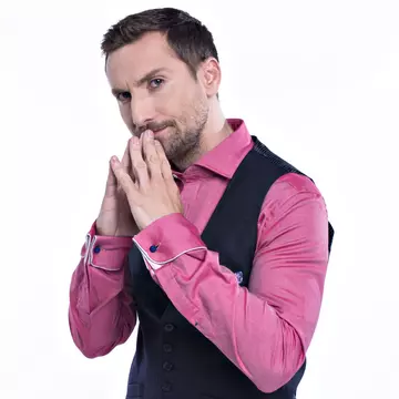 Barbatul lunii mai, Dani Oțil