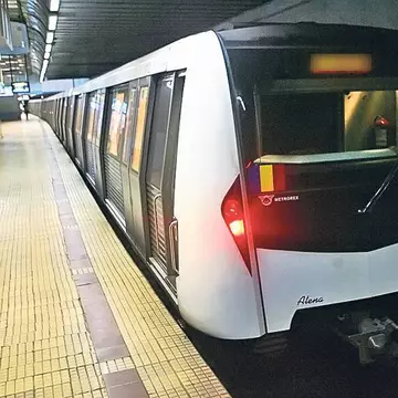 Defecțiune la metrou! Mai multe trenuri sunt blocate între stații