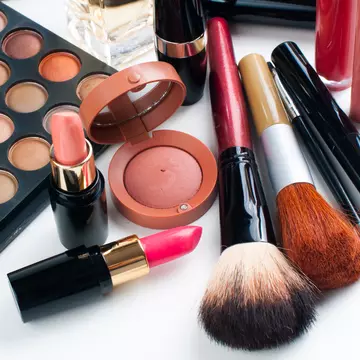 Ești bloggeriță? Află cum poți testa noile produse Oriflame
