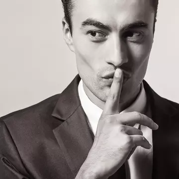 5 lucruri pe care iubitul tău le ascunde de tine