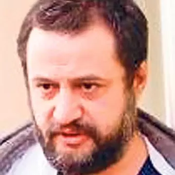 Șpagă uriașă în ”Rețeaua silicoanelor”. Află cât au câștigat medicii implicați