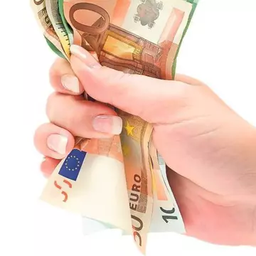 Atenţie! Românii ar putea primi minimum 500 de euro lunar