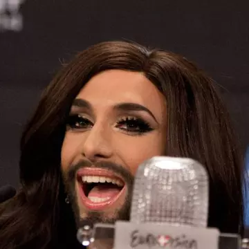 Ce se întâmplă cu adevărat la Eurovision? Şi noi am avut rochie, barbă şi voce, dar nu am câştigat