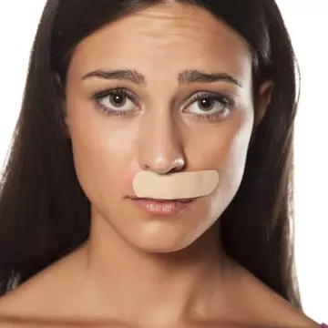 Coşuri sub piele: Cum le aduci la suprafaţă ca să le spargi