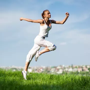 Îți lipsește energia? Vezi 4 moduri naturale în care să-ți reîncarci bateriile