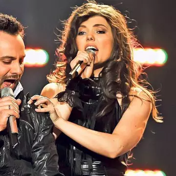 Paula Seling şi Ovi, făcuţi praf de un ziar britanic