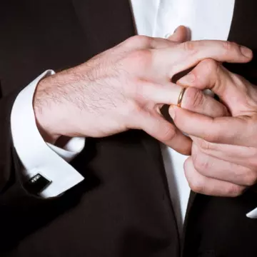 5 motive să te îndrăgosteşti de un bărbat divorţat