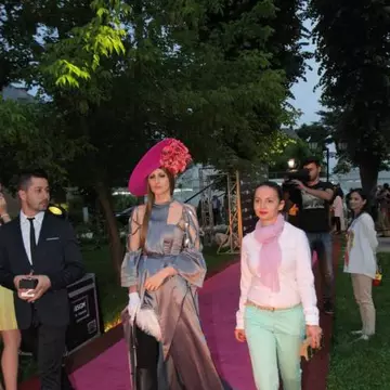 Iulia Albu, accesoriu incredibil la cea mai mare petrecere mondenă!