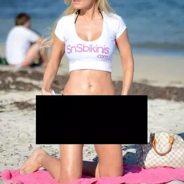 Cum a putut să iasă vedeta asta pe plajă! Absolut toată lumea i-a văzut...