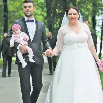 Oana Roman şi soţul ei pleacă în vacanţă. Cu cine rămâne Maria Isabela