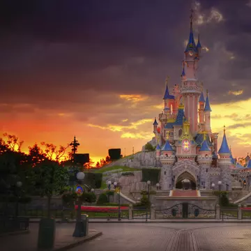 Câte o surpriză pentru fiecare la Disneyland Village, în Paris