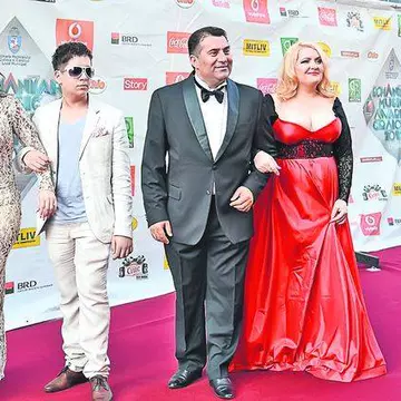 Şoc! Fiica lui Ioniţă din Clejani e gravidă în luna a şaptea!