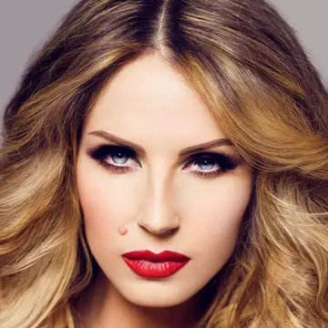 Andreea Bănică, naturală şi gata de plajă