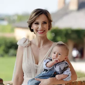 Dana Rogoz şi-a creştinat băieţelul! Cum a fost la botezul micuţului Vlad!