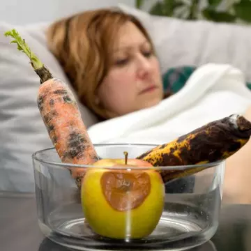 Cum tratăm toxiinfecţiile alimentare