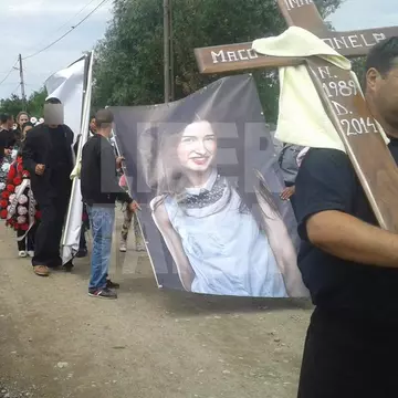 Alinare pentru părinţii Ionelei Macovei! Jurnalista a fost înmormântată creştineşte şi primită în biserică