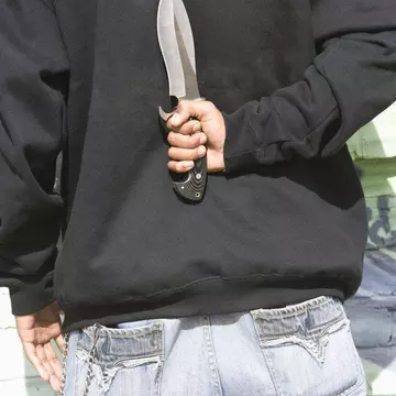 Un bărbat a înjunghiat 2 persoane în Mamaia