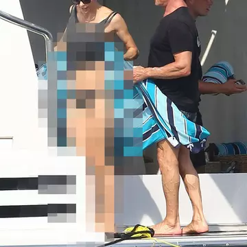 Rambo, pus pe fapte mari cu sotia