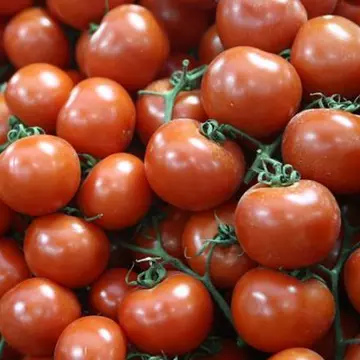 Atenţie la roşiile stropite! Vezi metoda care te ajută să le eviţi