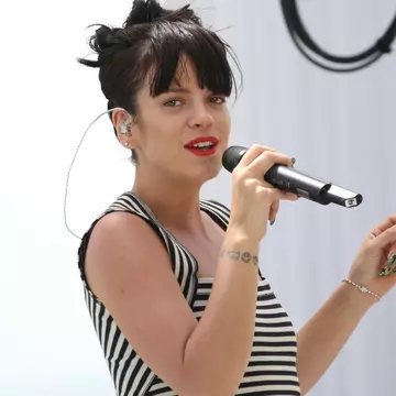 Lily Allen a slăbit 20 de kilograme cu chipsuri