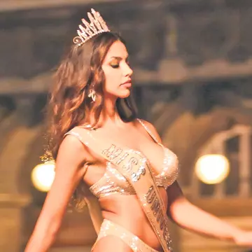 Mădălina Ghenea, colegă cu Michael Caine