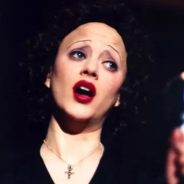 Bântuită de un spirit. Actriţa Marion Cotillard a recurs la exorcism! 