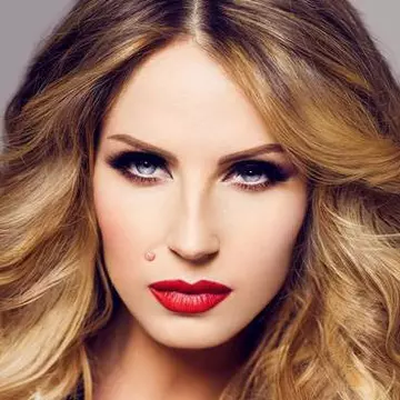 Andreea Bănică, super sexy, dar nemachiată! Îți place cum arată? FOTO în articol