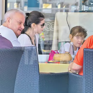 Monica a dat 2.500 € ca să stea cu Irinuca 