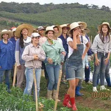 Povestea incredibilă a oraşului în care locuiesc 600 de tinere focoase! Caută cu disperare bărbaţi şi nu găsesc!