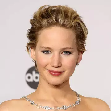 Isterie la Hollywood! Au apărut poze cu actriţa Jennifer Lawrence, complet goală pe Internet. Pozele au fost furate din telefonului vedetei!