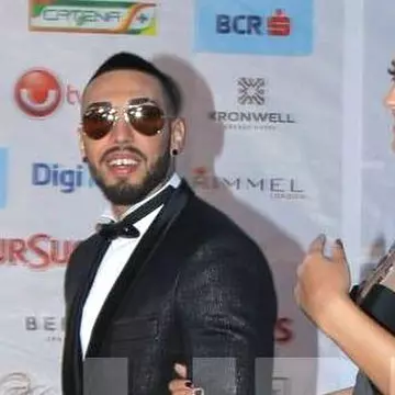 RMA - Braşov 2014 | Alex Velea şi Antonia, gesturi tandre pe covorul roşu | FOTO