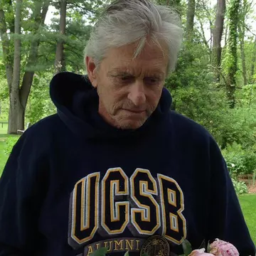 Michael Douglas, părăsit de ziua lui. Actorul a sărbătorit într-un mod jalnic