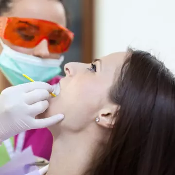 Semne că vei face paradontoză