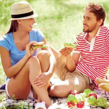 Mâncare sănătoasă, la iarbă verde 