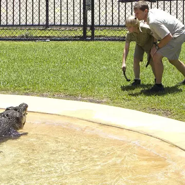 Fiul lui Steve Irwin, la un pas de a fi muşcat de un crocodil