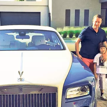 Exclusiv | Reghe are numere mai scumpe decât maşina!