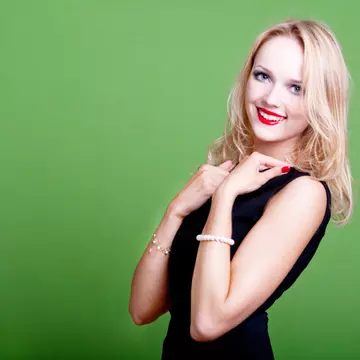 15 rochii pentru birou, pe care să le porți în această toamnă. Le găsești în magazine!