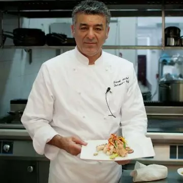 Simturile noastre sunt “up in the air” la Dinner in the Sky 2014