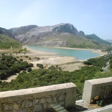 Descopera orasul cu aer medieval din Mallorca!