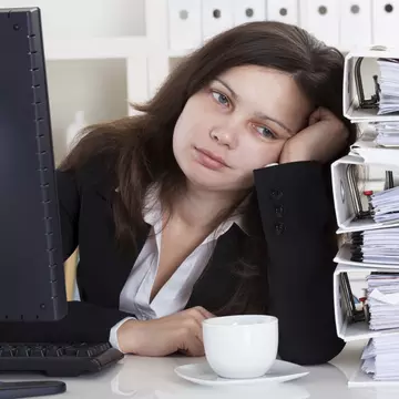 10 motive pentru care te simţi mereu obosită