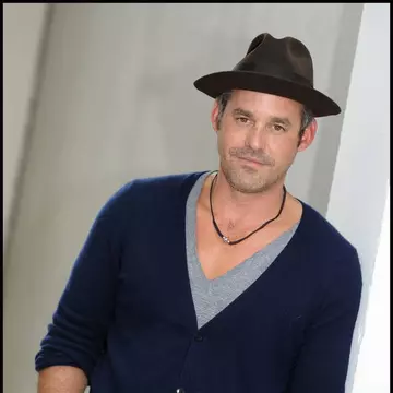 Era un tocilar în "Buffy, spaima vampirilor", dar în realitate nu este uşă de biserică. Ce s-a întâmplat cu acest îndrăgit actor?