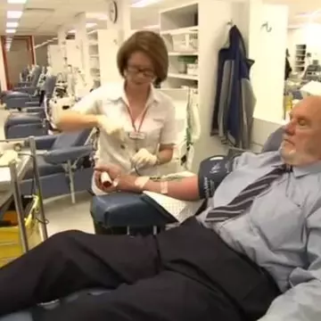 Așa arată un înger! Ce face bărbatul acesta te va emoționa maxim! Video
