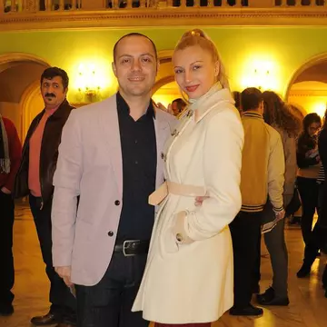 Scene incredibile după divorț! Iată în ce ipostază au fost surprinşi Lora şi Dan Badea!