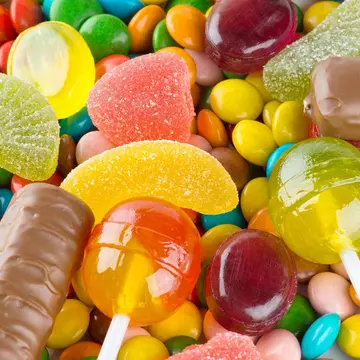Românii consumă 30 de kilograme de zahăr pe an! Ce pericol ascunde acest obicei