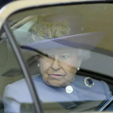 Regina Elisabeta este pe moarte! Grav bolnavă, crede că Charles este soțul ei!