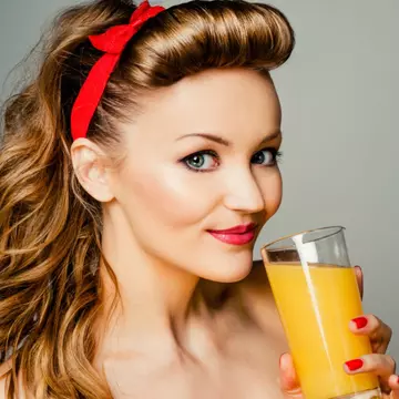 3 sucuri naturale ca să nu-ţi mai cadă părul