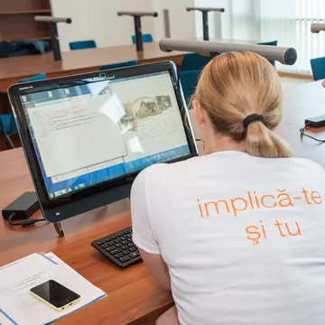 Orange donează 3 euro tinerilor pentru fiecare telefon reciclat 