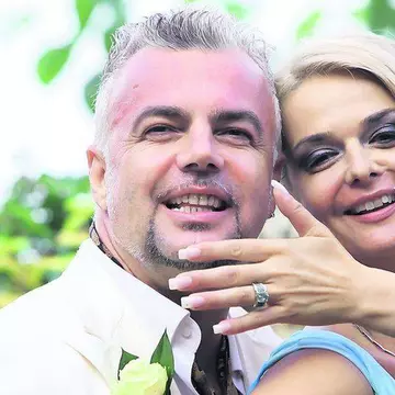 Imagini de pus în ramă! Adrian Enache şi Iuliana Marciuc, alături de cel care le-a împlinit viaţa!