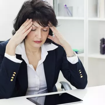 5 simptome pe care nicio femeie aflată în pragul menopauzei nu ar trebui să le ignore