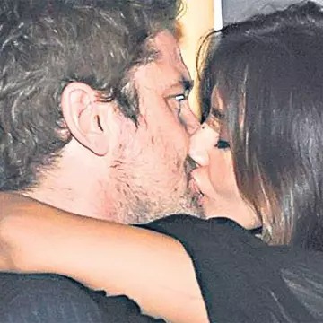 Imagini explicite! Mădălina Ghenea, goală puşcă în scene fierbinţi!
